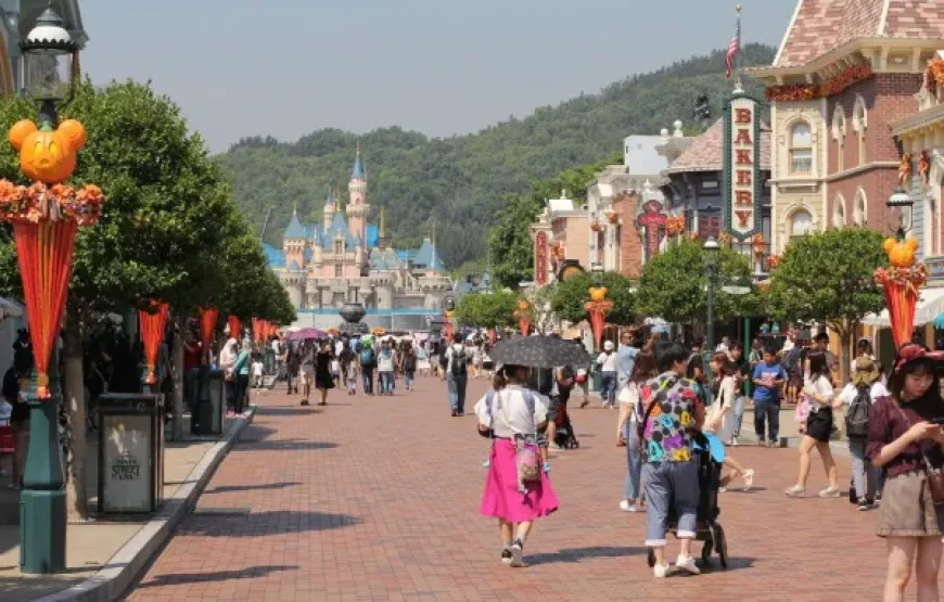 Hongkong Disneyland 2 Days / 1 Night Tour