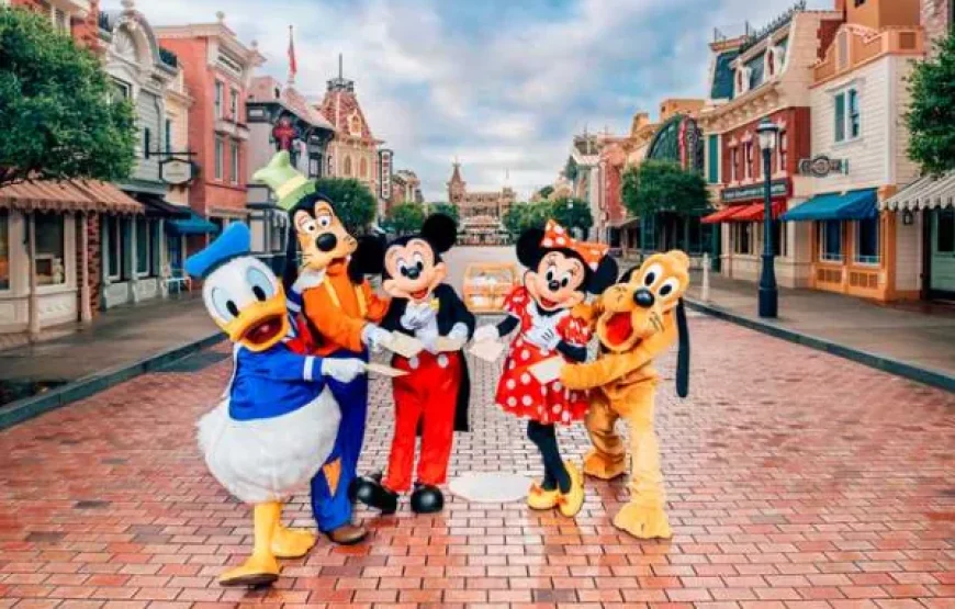 Hongkong Disneyland 2 Days / 1 Night Tour